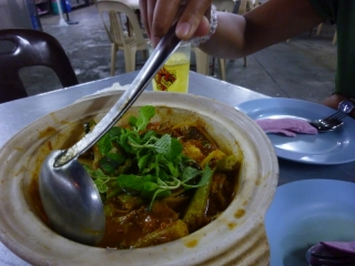 If you could smell photographs, this fish head curry would look even better. Assuming you like the idea of fish heads, of course