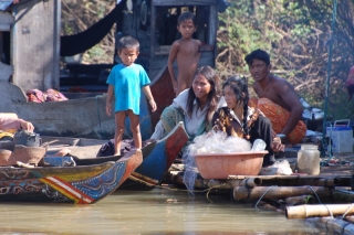 Family life on the waters of Tonle Sap